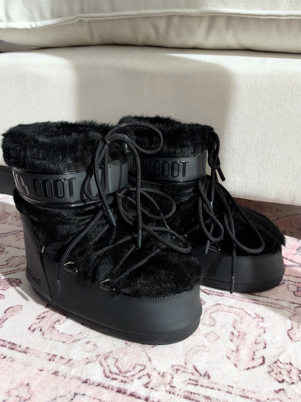 Moon Boot ICON LOW BLACK FAUX-FUR BOOTS